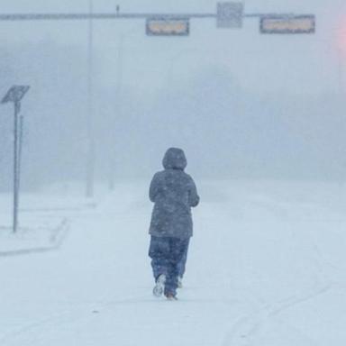 VIDEO: ABC News Live: Dangerous weather across US 