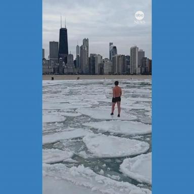 VIDEO: Chicago man takes leisurely stroll on Lake Michigan ice