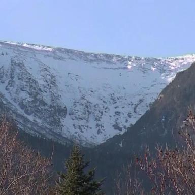 The National Weather Service issued a winter storm warning for Mount Washington, predicting up to 1 foot of wet, heavy snow and strong winds.