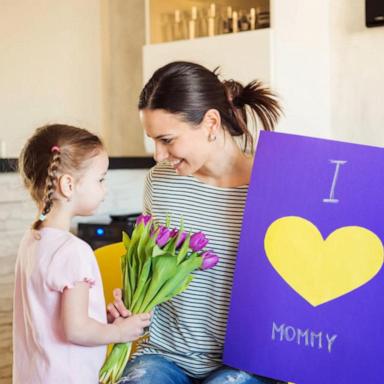 VIDEO: Americans prepare to put mom on a pedestal