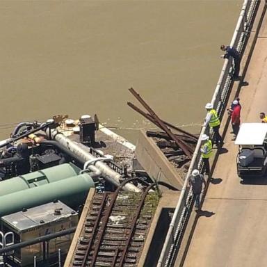 VIDEO: Barge hits a bridge in Texas, damaging the structure and causing an oil spill