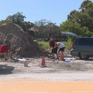 VIDEO: Florida residents taking advantage of sandbag distribution as they brace for Helene