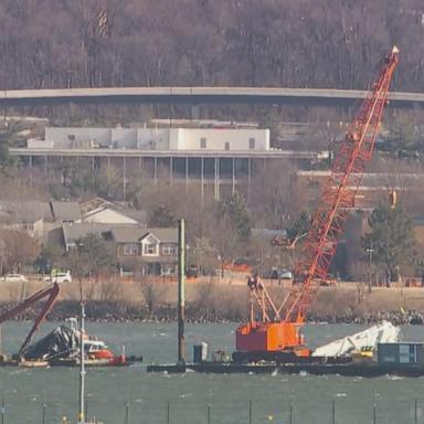 VIDEO: NTSB turns focus to recovering submerged Black Hawk