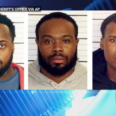 VIDEO: Former Memphis officers on trial for murder of Tyre Nichols