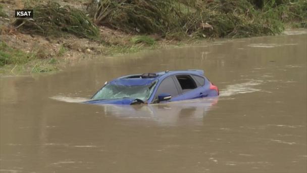 At least 4 dead as heavy rain washes cars off roads in San Antonio