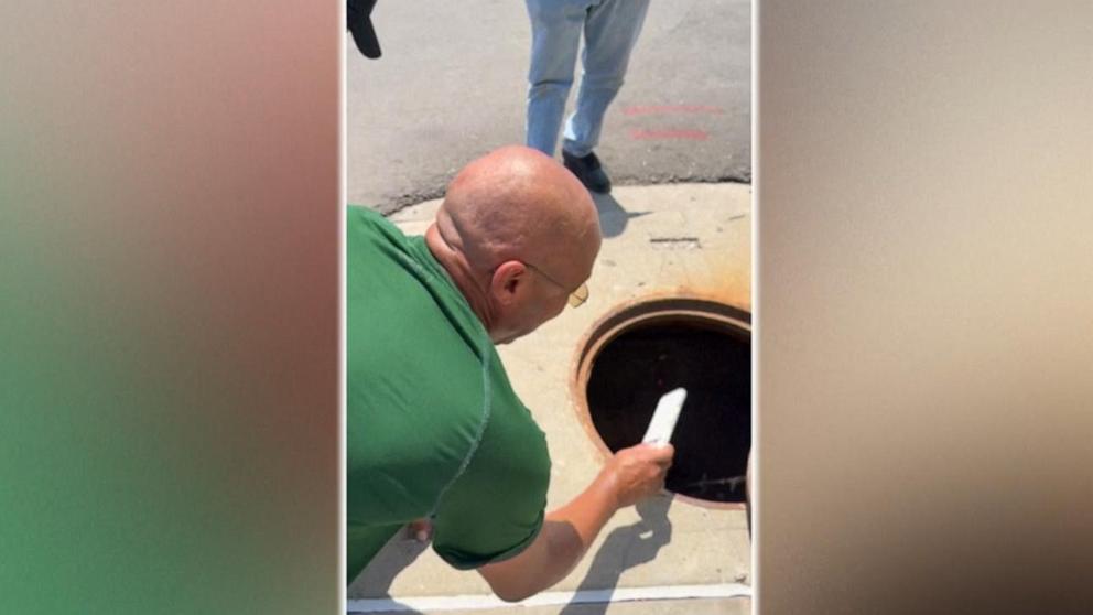 A tech-savvy dad's quest to recover his daughter's stolen phone led him into a city sewer and made him an internet sensation.