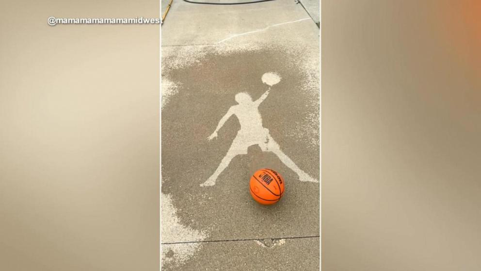 ABC News' Danny News talks to a family in Iowa who are using their garden hose to stay cool and create "water silhouettes."
