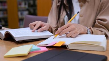 VIDEO: How AI is impacting college classrooms