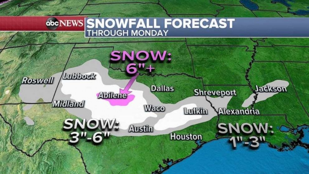 PHOTO: Some of the heavy snow might have a chance to accumulate in eastern Texas after sunset with locally over 3 inches of snow possible in locations such as Lufkin. 
