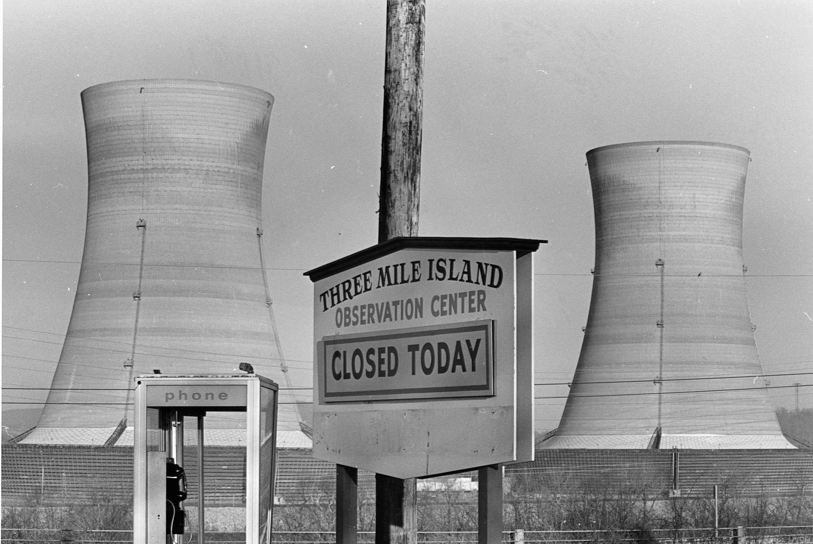 PHOTO: A sign announces the closing of the observation center for the Three Mile Island nuclear plant in Pennsylvania, following an accident, March 28, 1979.