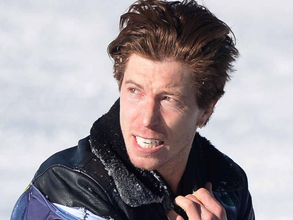 PHOTO: Shaun White reacts after a fall during the Men's Snowboarding Slopestyle Final U.S. Olympic Qualification #3 at the 2014 Sprint U.S. Snowboarding Grand Prix at Mammoth Mountain Resort, Jan. 16, 2014, in Mammoth, Calif.