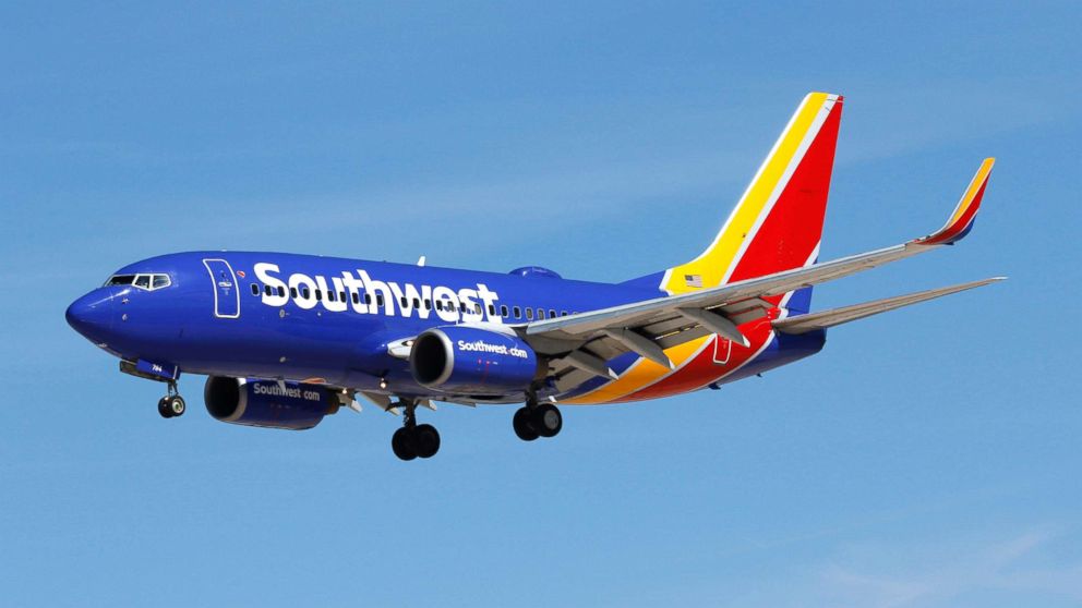 Cracked window forces Southwest flight diversion - ABC News
