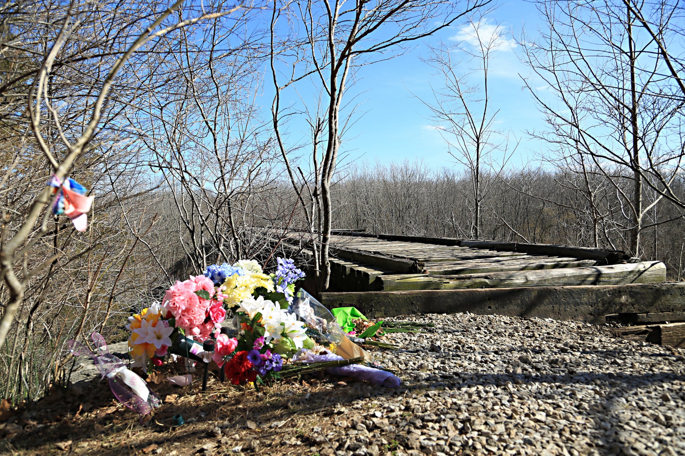 PHOTO: A makeshift memorial for Abby Williams and Libby German next to a trail they were hiking the day they disappeared, Feb. 14, 2017, in Delphi, Indiana.