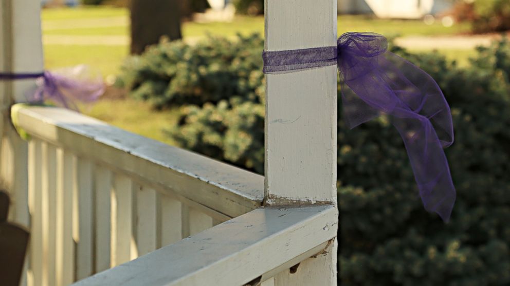 PHOTO: A ribbon in Delphi, Indiana, for teens Abby Williams and Libby German, who were killed in Feb. 2017.