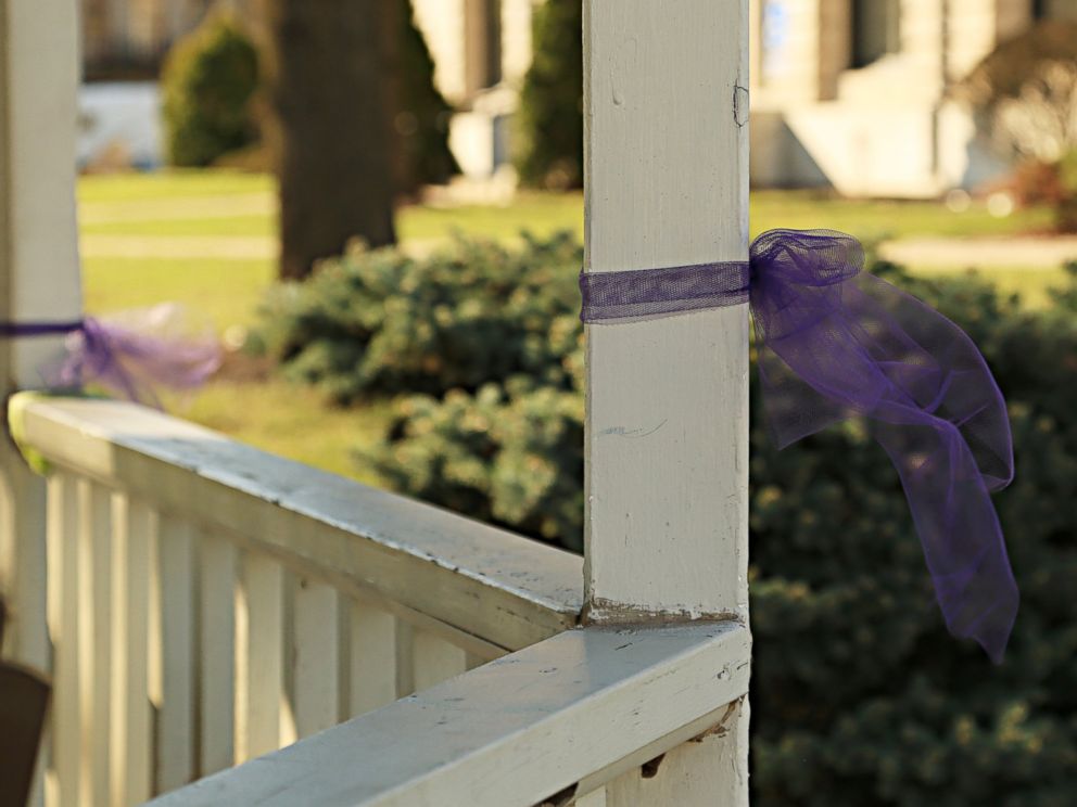 PHOTO: A ribbon in Delphi, Indiana, for teens Abby Williams and Libby German, who were killed in Feb. 2017.