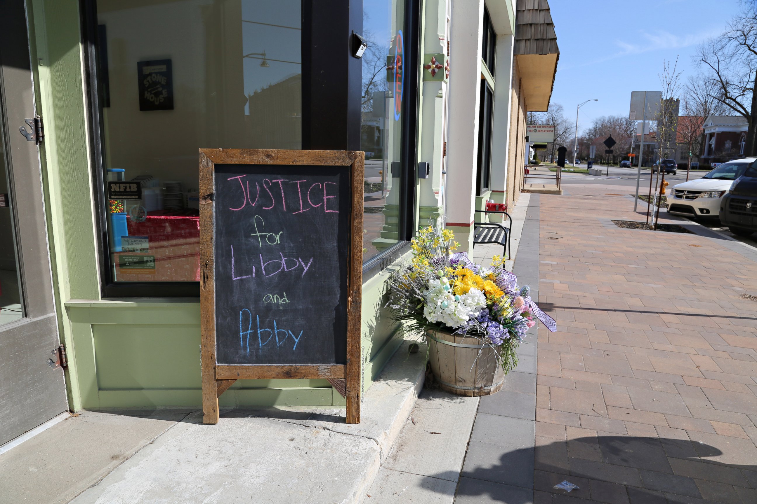 PHOTO: A sign in Delphi, Indiana, for teens Abby Williams and Libby German, who were killed in Feb. 2017.