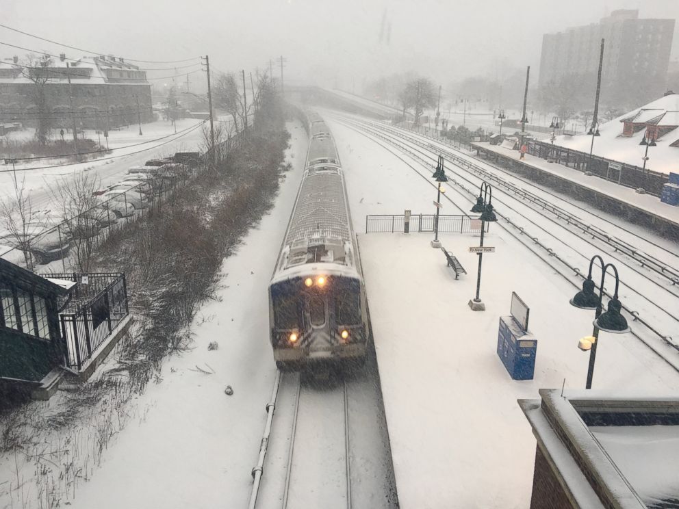 PHOTO: Metro north train pulling into Tarrytown train station during early morning snowstorm in New York, Feb. 9, 2017.
