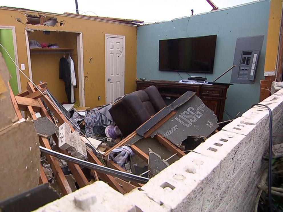PHOTO: Tornado damage at the home of a New Orleans, Louisiana, couple, Feb. 7, 2017.