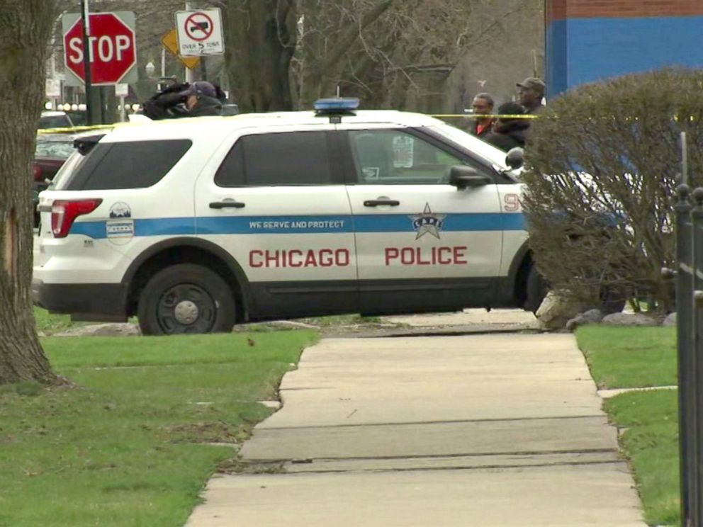 PHOTO: Police investigate after Cook County Associate Judge Raymond Myles, 66, was killed in a shooting in the West Chesterfield neighborhood, April 10, 2017, in Chicago.