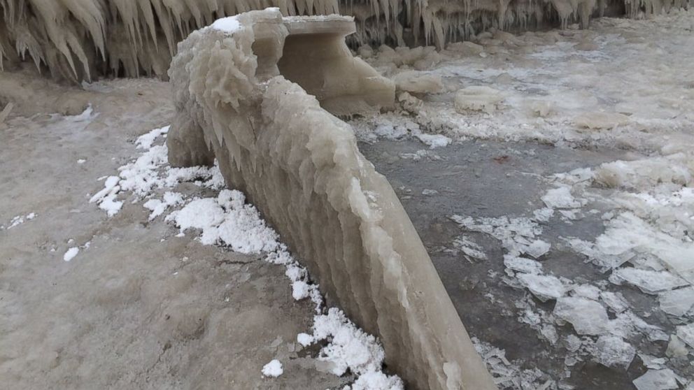 Lake Erie Ice Car Freed From Its Frozen Shell Abc News