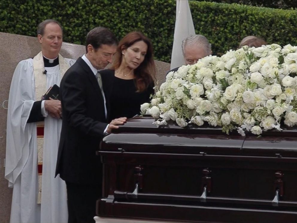 PHOTO: The children of Nancy Reagan, Ron Reagan and Patti Davis at their mothers casket at the Ronald Reagan Presidential Library in Simi Valley, California, March 11, 2016.