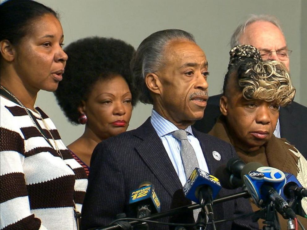 PHOTO: Rev. Al Sharpton, center, speaks about Saturdays killings of two New York City police officers, Dec. 21, 2014 during a news conference at the National Action Network headquarters, in New York.