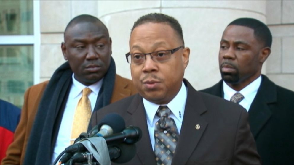 PHOTO: Anthony Gray (center) and Benjamin Crump (left), two of the attorneys for Michael Brown's family, spoke in Ferguson, Nov. 13, 2014.