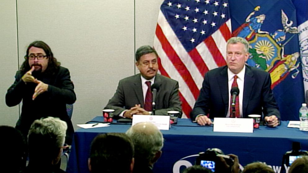 PHOTO: New York City Mayor Bill de Blasio speaks at a news conference, Oct. 24, 2014.