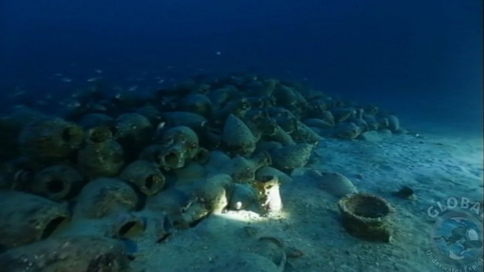 PHOTO: Divers have discovered cargo from an ancient shipwreck near the Aeolian Islands off the coast of Italy.