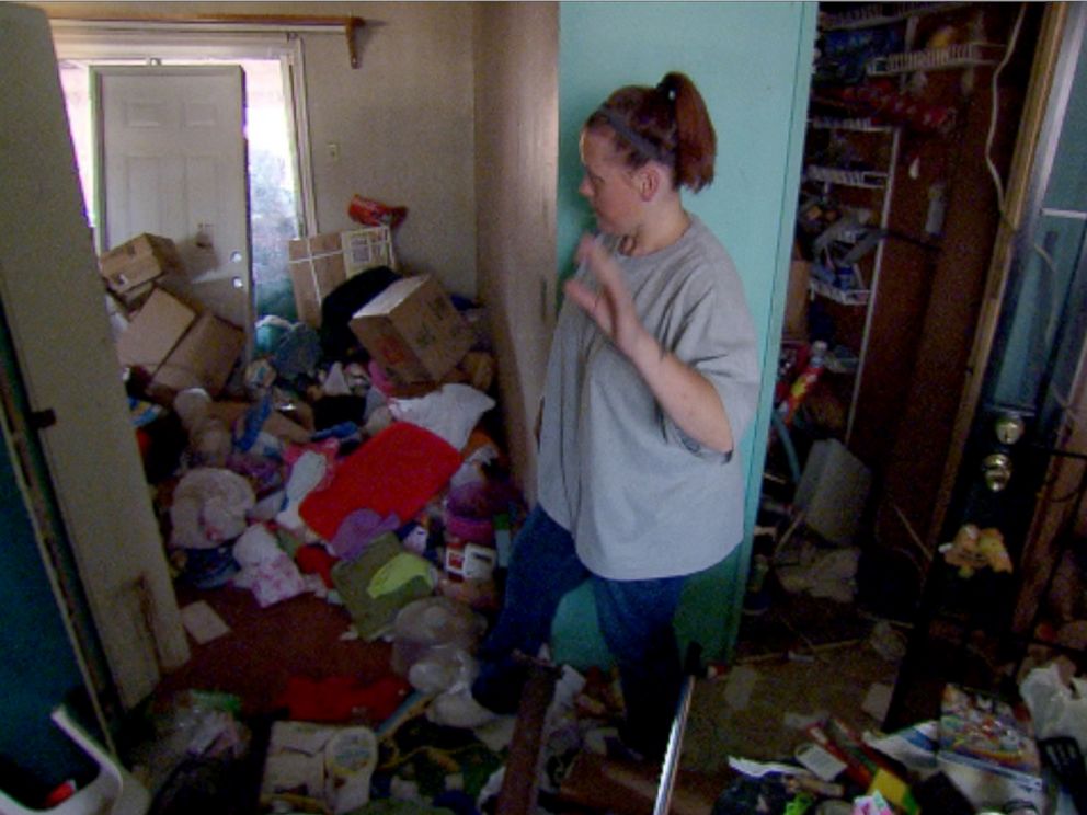 Kira had just three weeks to sort through 25 years worth of belongings in her home before moving out.