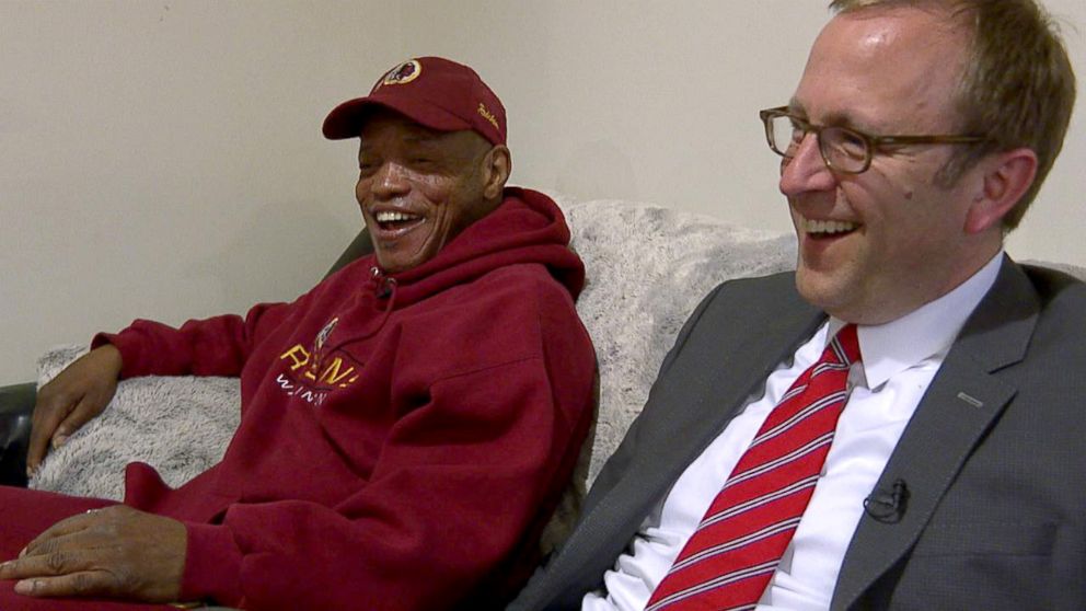 PHOTO: ABC News' Jonathan Karl checks in on former homeless veteran Tony Jones, three months after moving into his new apartment.