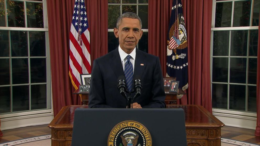 PHOTO: President Obama addresses the nation from the Oval Office, Dec. 6, 2015.