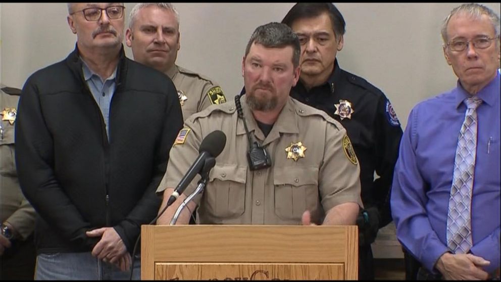 PHOTO: Harney County Sheriff David Ward spoke at a press conference Jan. 27, 2016 in Burns, Ore.