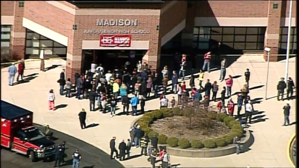 14-Year-Old in Custody After Lunchroom Shooting at Ohio School - ABC News