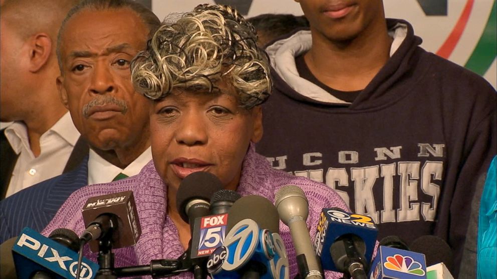 PHOTO: Gwen Carr, Eric Garner's mother, speaks at a press conference, Dec. 3, 2014, in New York City in response to the grand jury decision not to indict the NYPD officer responsible for the choke hold death of Eric Garner back in July.