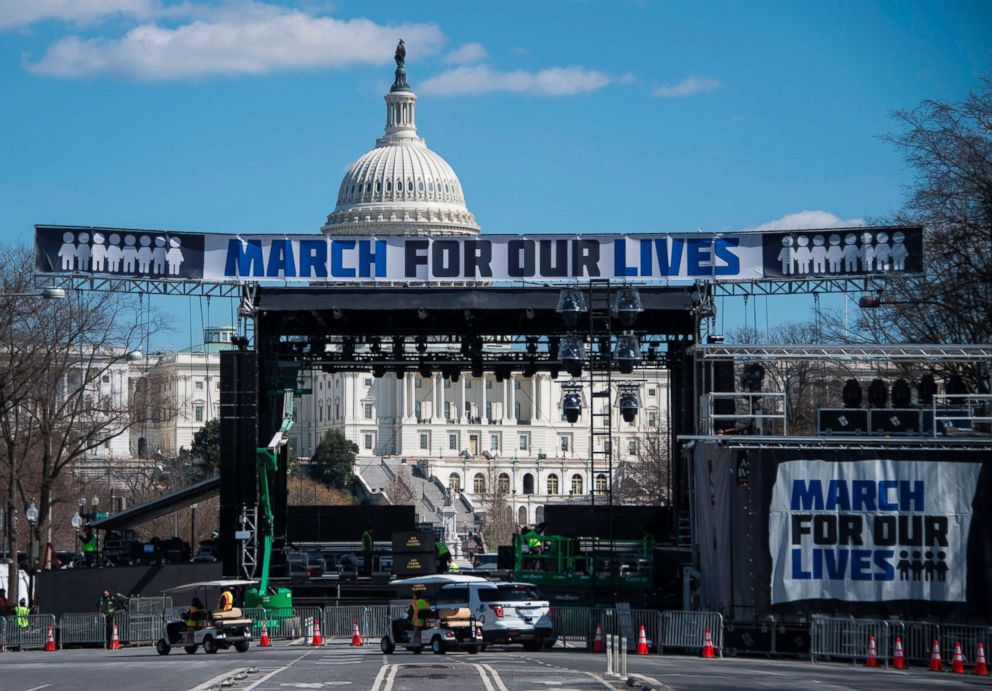 PHOTO: Construction workers setup the March For Our Lives stage ahead of the anti-gun rally in Washington, D.C., on March 23, 2018.