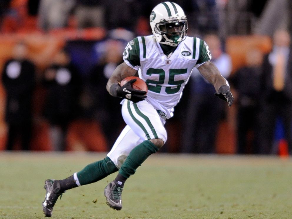 PHOTO: New York Jets running back Joe McKnight (25) runs during an NFL football game against the Denver Broncos in Denver, Nov. 17, 2011.