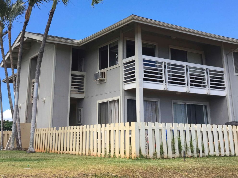 PHOTO: The exterior of the condo complex where Ikaika Kang, a sergeant first class in the U.S. Army, lives in Waipahu, Hawaii, July 10, 2017.
