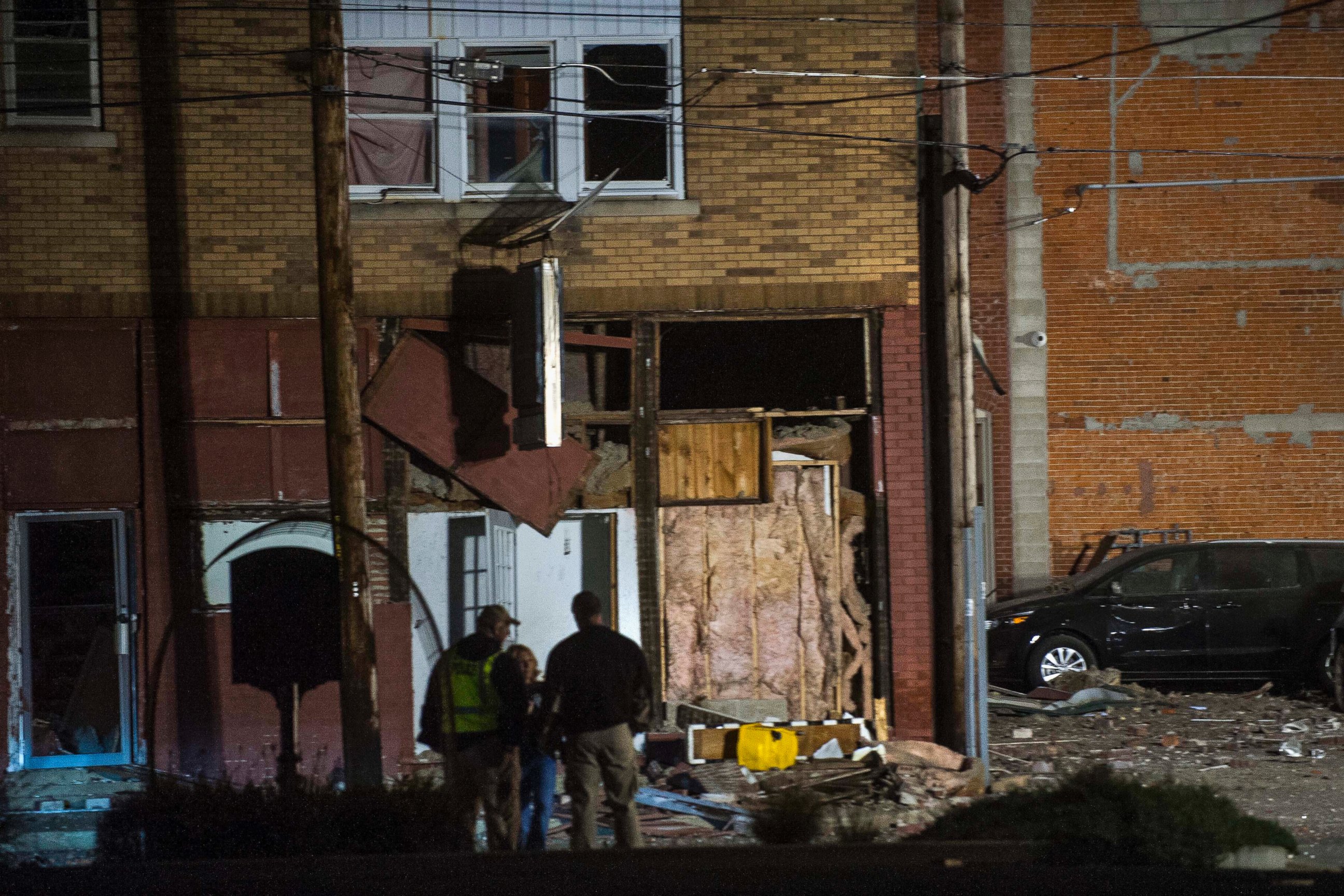 PHOTO: An explosion damaged several buildings near the downtown square in Canton, Illinois, Nov. 16, 2016.