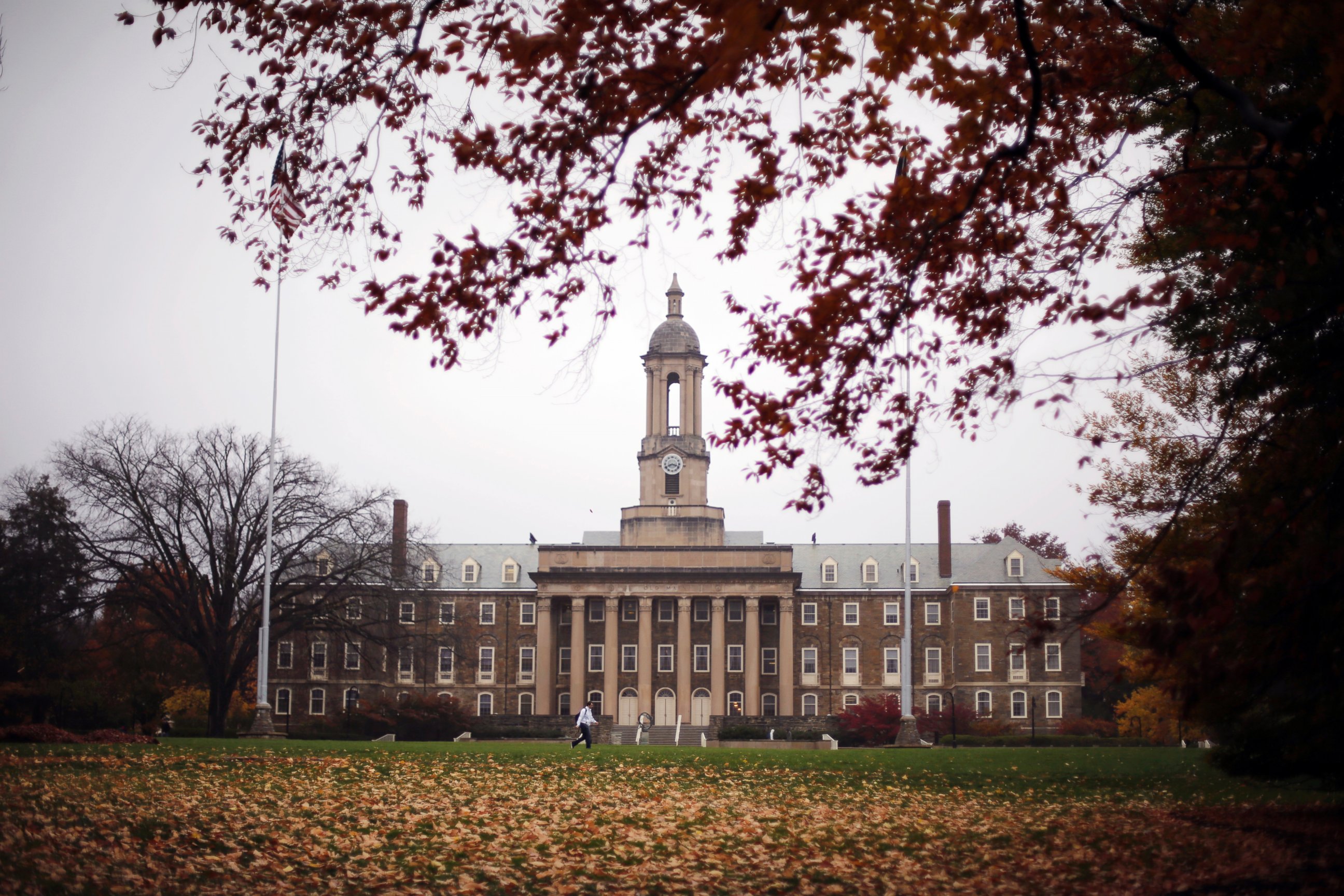 PHOTO: Old Main on the Penn State main campus in State College, Pa., Oct. 28, 2015.
