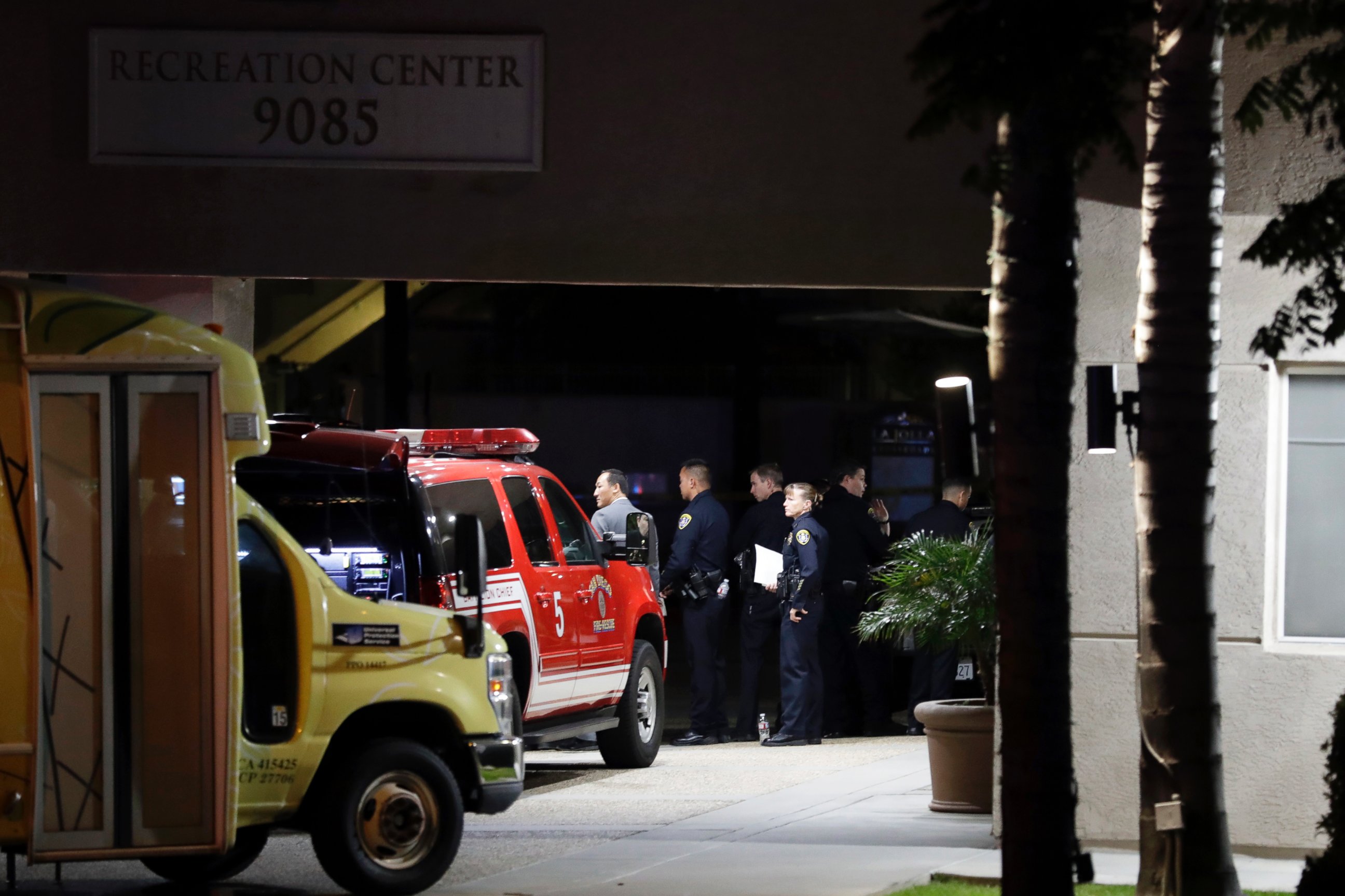 PHOTO: Police officers stand guard in front a La Jolla apartment building after a shooting, April 30, 2017, in San Diego. 