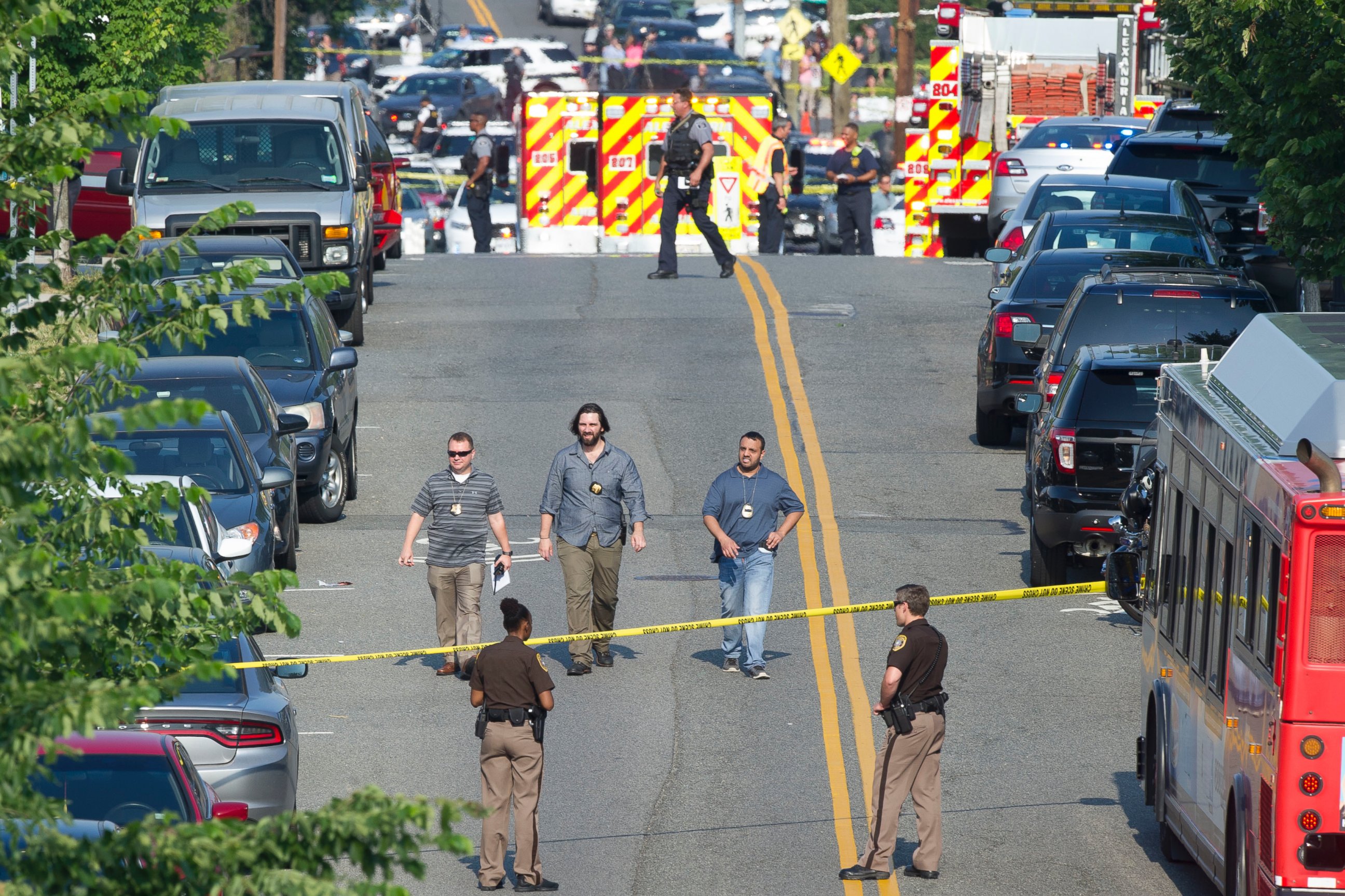 PHOTO: Police and emergency personnel near the scene in Alexandria, Va., June 14, 2017.