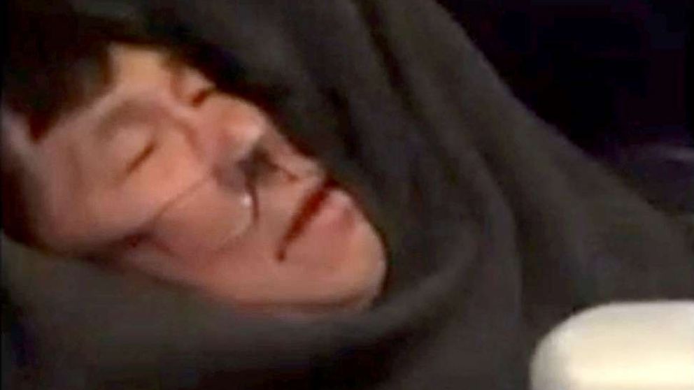 VIDEO: United Airlines passenger apparently dragged off flight after refusing to give up seat