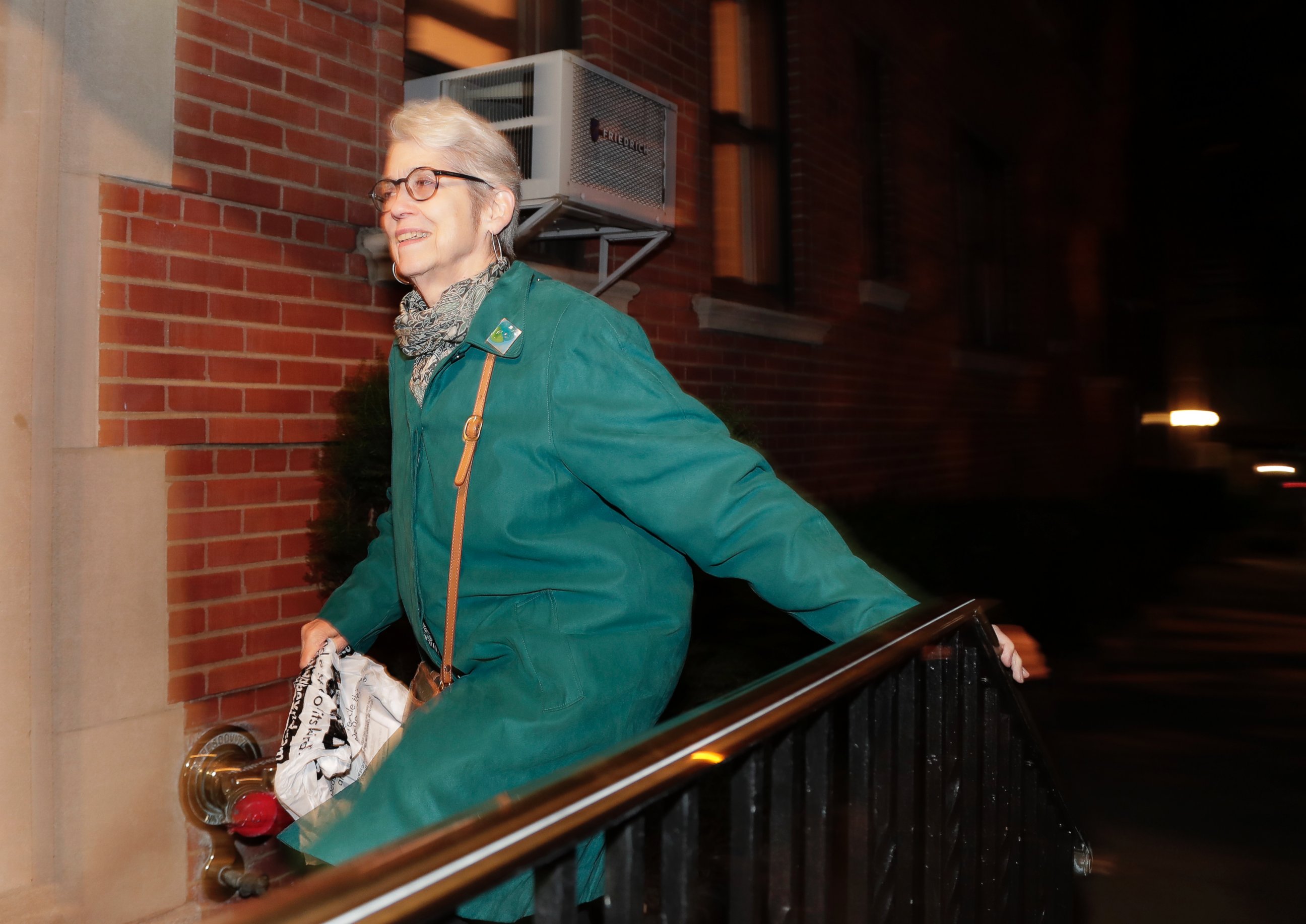 PHOTO: Jessica Leeds arrives at her apartment building, Wednesday, Oct. 12, 2016, in New York. Leeds was one of two women who told the New York Times that Republican presidential candidate Donald Trump touched her inappropriately.