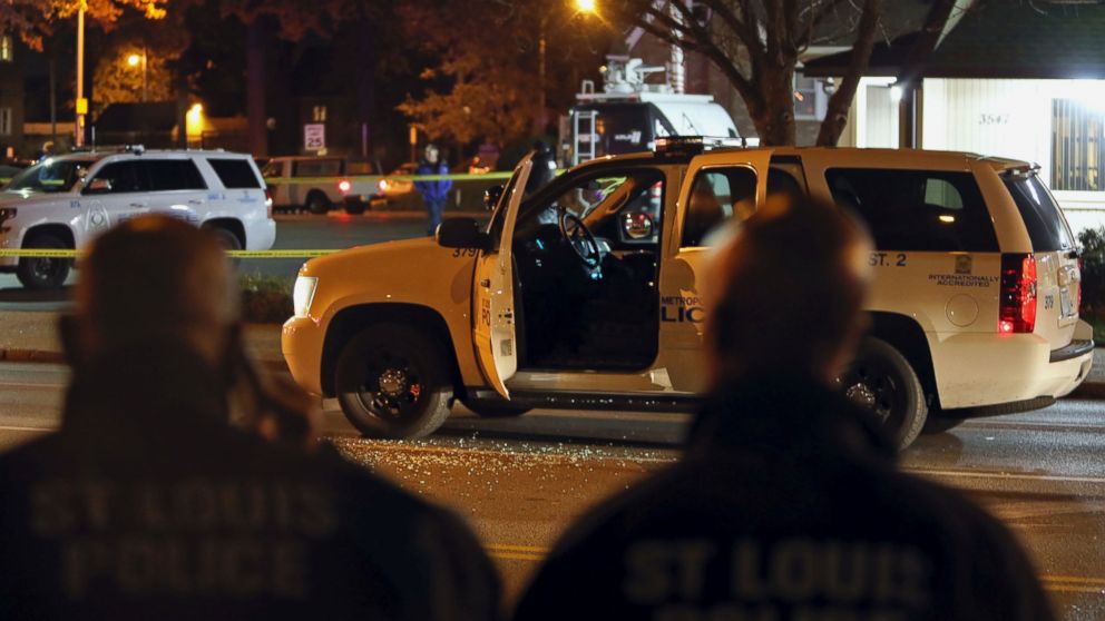 PHOTO: Police investigate a scene after a St. Louis police officer was shot in what the police chief called an "ambush" on Sunday, Nov. 20, 2016, in St. Louis. 