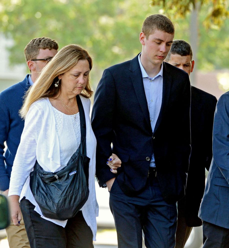 PHOTO: Brock Turner, right, makes his way into the Santa Clara Superior Courthouse in Palo Alto, Calif. on June 2, 2016. 