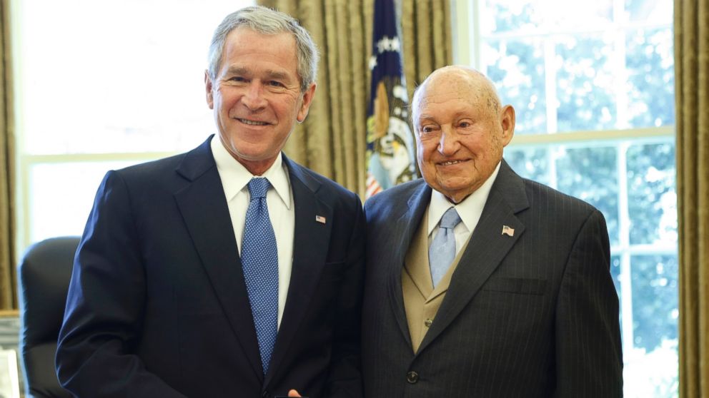 Chick Fil A Founder S Truett Cathy Dead At 93 Abc News