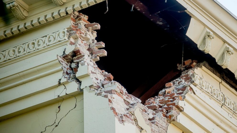 PHOTO: A corner of the historic Napa County Courthouse sits exposed following an earthquake, Aug. 24, 2014, in Napa, Calif.