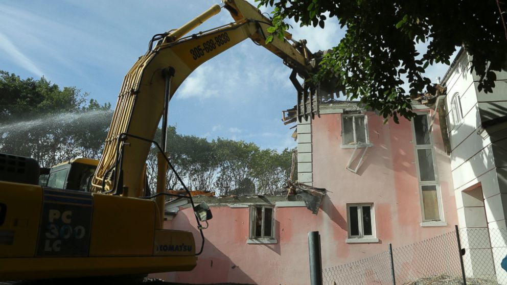 Pablo Escobars Former Miami Beach Home Demolished By New Owner Abc News 0515