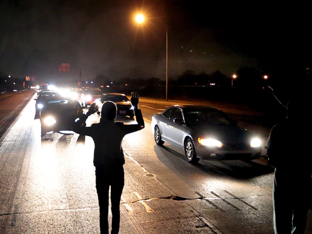 PHOTO: Protesters shut down an interstate at Airport Road, Dec. 24, 2014, in Berkeley, Mo.